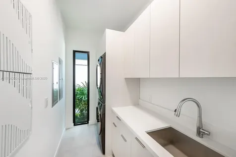 6616 SW 64th Avenue South Miami FL 33143