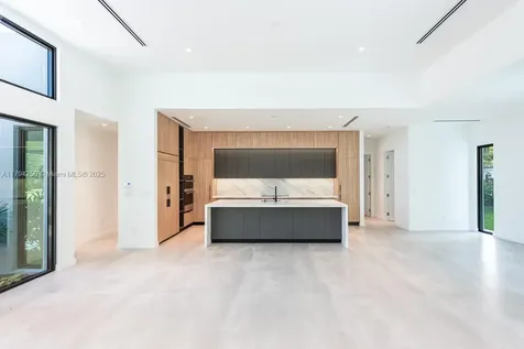 6616 SW 64th Avenue South Miami FL 33143