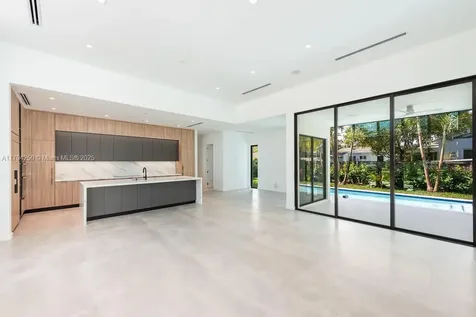 6616 SW 64th Avenue South Miami FL 33143
