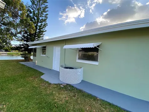 5009 NW 51st Court Tamarac FL 33319