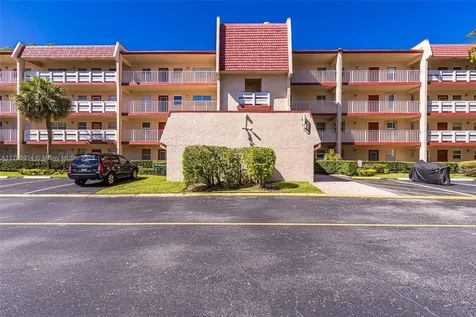1005 Country Club Drive Margate FL 33063