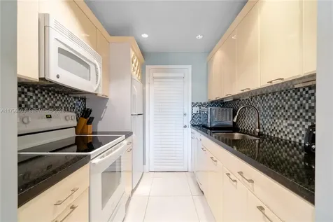 16900 NE 14th Avenue North Miami Beach FL 33162
