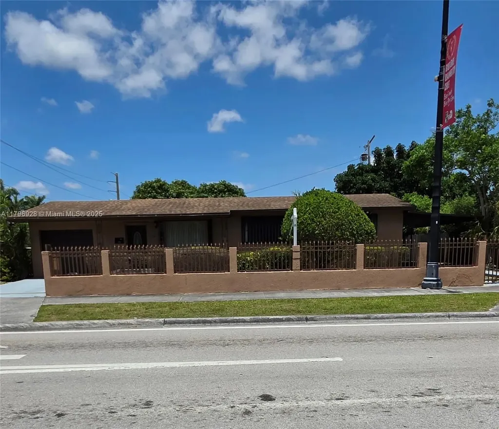 11615 Lincoln Boulevard Miami FL 33176