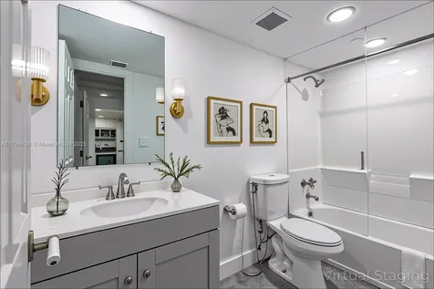 2860 Somerset Drive Lauderdale Lakes FL 33311