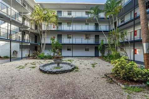2860 Somerset Drive Lauderdale Lakes FL 33311