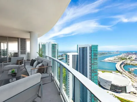 851 NE 1st Avenue Miami FL 33132