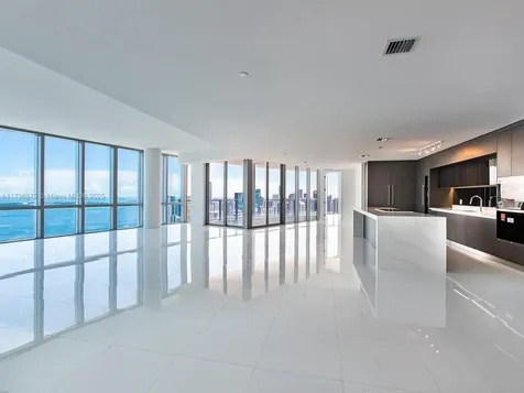 851 NE 1st Avenue Miami FL 33132