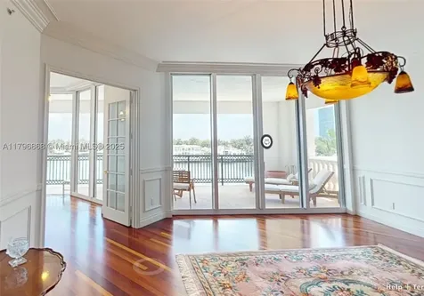 20165 NE 39 Place Aventura FL 33180