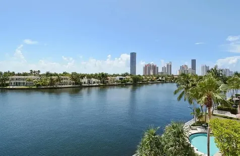 20165 NE 39 Place Aventura FL 33180