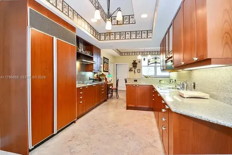 20165 NE 39 Place Aventura FL 33180
