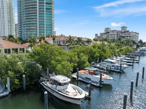 20165 NE 39 Place Aventura FL 33180