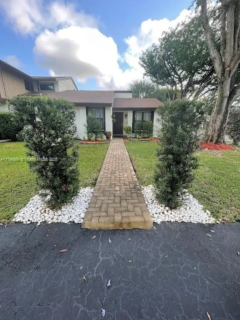12815 SW 71st Lane Miami FL 33183