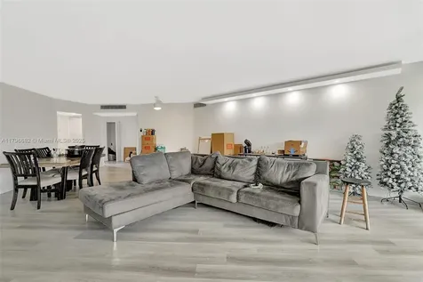 1301 NE 191st Street Miami FL 33179