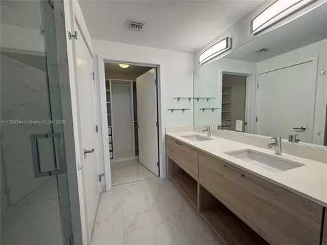 16385 Biscayne Boulevard North Miami Beach FL 33160