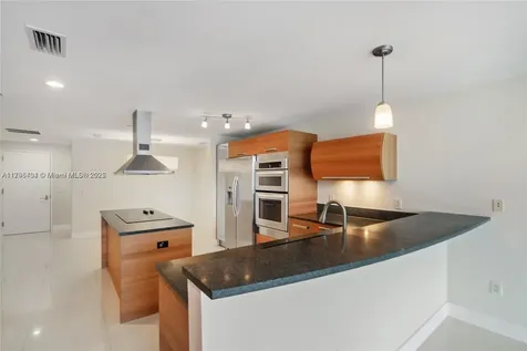 2950 NE 188th Street Aventura FL 33180