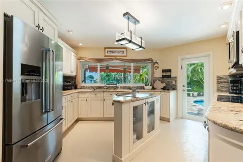 610 Lake Dasha Circle Plantation FL 33324