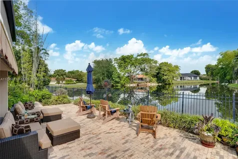 610 Lake Dasha Circle Plantation FL 33324