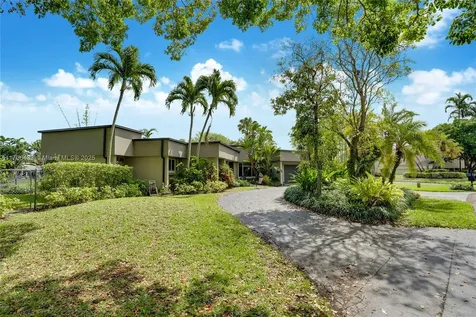 610 Lake Dasha Circle Plantation FL 33324