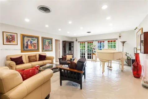 610 Lake Dasha Circle Plantation FL 33324