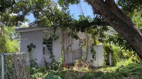 317 NE 87th Street El Portal FL 33138