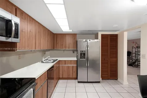 9885 Fairway Cove Lane Plantation FL 33324
