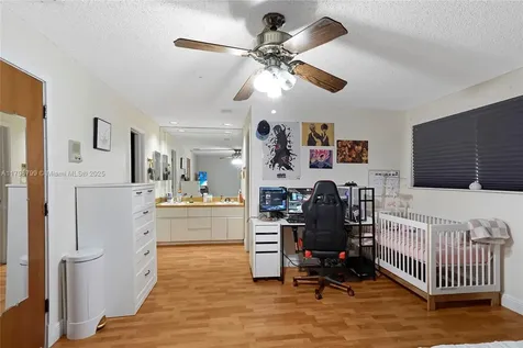9885 Fairway Cove Lane Plantation FL 33324