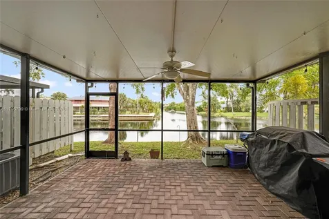 9885 Fairway Cove Lane Plantation FL 33324