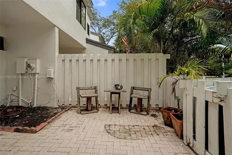 9885 Fairway Cove Lane Plantation FL 33324