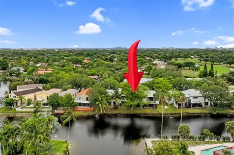 9885 Fairway Cove Lane Plantation FL 33324