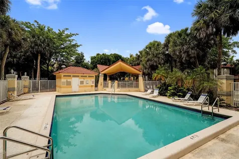 9885 Fairway Cove Lane Plantation FL 33324