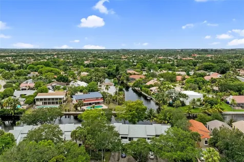 9885 Fairway Cove Lane Plantation FL 33324