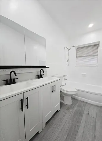 585 NE 138th Street North Miami FL 33161