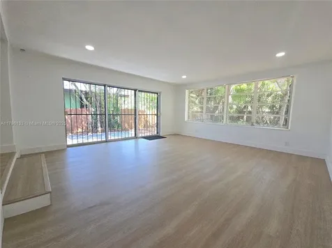 585 NE 138th Street North Miami FL 33161