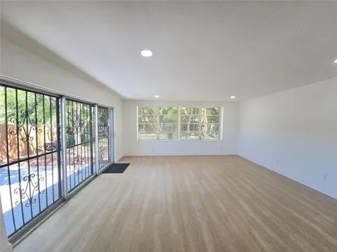 585 NE 138th Street North Miami FL 33161
