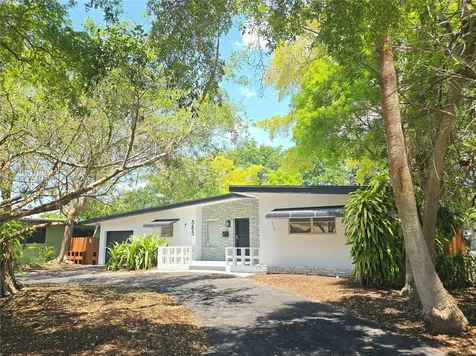 585 NE 138th Street North Miami FL 33161