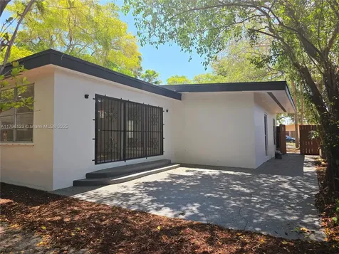 585 NE 138th Street North Miami FL 33161
