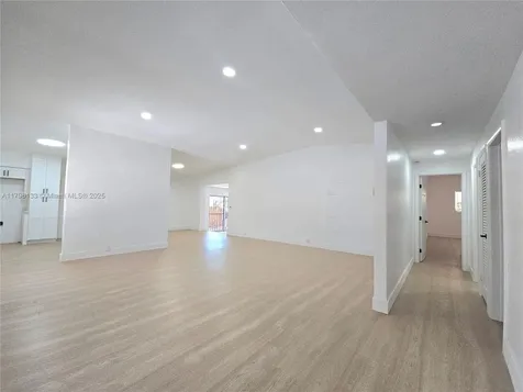 585 NE 138th Street North Miami FL 33161