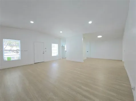 585 NE 138th Street North Miami FL 33161