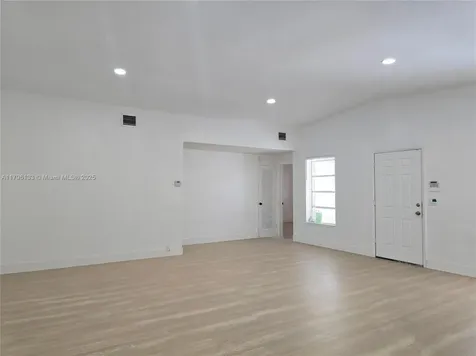 585 NE 138th Street North Miami FL 33161