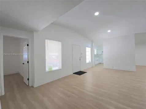 585 NE 138th Street North Miami FL 33161