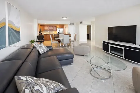 2101 S Ocean Drive Hollywood FL 33019