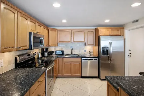 2101 S Ocean Drive Hollywood FL 33019