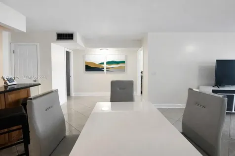 2101 S Ocean Drive Hollywood FL 33019