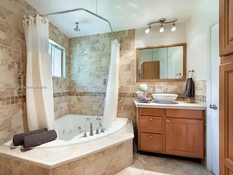 10643 NE 10th Place Miami Shores FL 33138