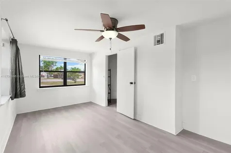 1100 N 31st Court Hollywood FL 33021