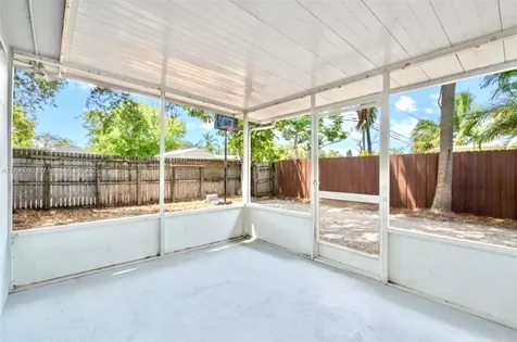 1100 N 31st Court Hollywood FL 33021