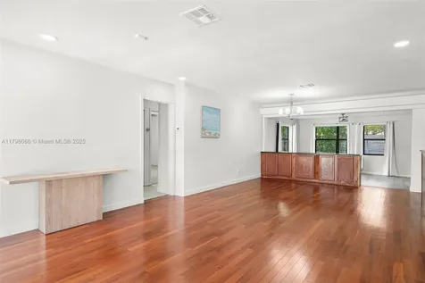 1100 N 31st Court Hollywood FL 33021
