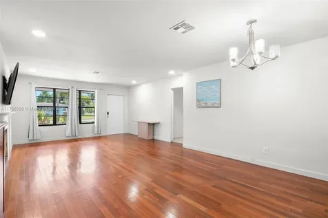 1100 N 31st Court Hollywood FL 33021