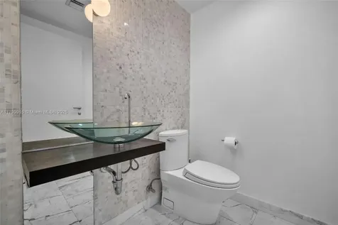 200 Biscayne Boulevard Way Miami FL 33131