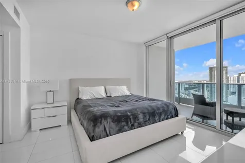200 Biscayne Boulevard Way Miami FL 33131